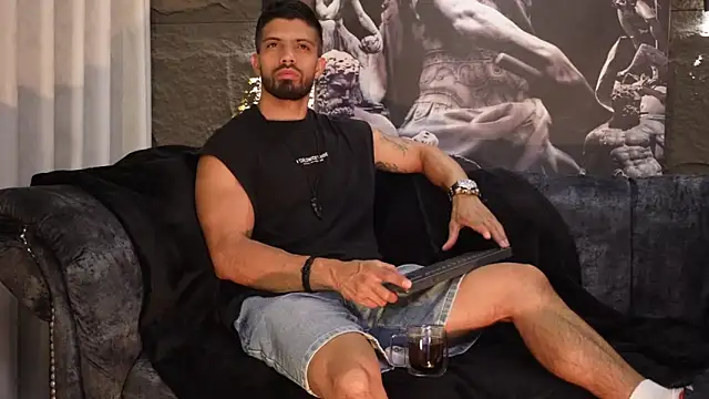 DannSaenz online show from November 26, 2025, 8:42 pm