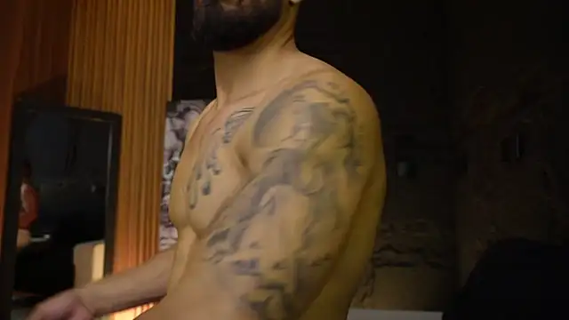 Snapshot of DannSaenz chatting on September 18, 2025, 12:30 pm DannSaenz online show from September 18, 2025, 12:30 pm