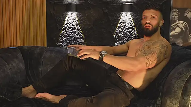 Snapshot of DannSaenz chatting on October 26, 2025, 4:07 pm DannSaenz online show from October 26, 2025, 4:07 pm