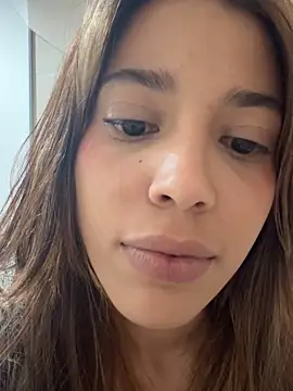 Snapshot of DanielaSaenz0 chatting on October 2, 2025, 5:11 am DanielaSaenz0 online show from October 2, 2025, 5:11 am