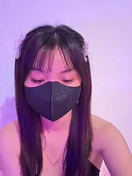 Maeve2k5 online show from September 22, 2025, 2:17 am