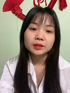 Maeve2k5 online show from March 18, 2025, 1:35 am