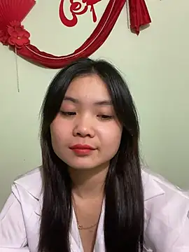 Maeve2k5 online show from January 28, 2025, 1:38 pm