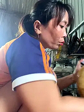 Snapshot of Linaannn chatting on September 30, 2025, 1:55 am Linaannn online show from September 30, 2025, 1:55 am