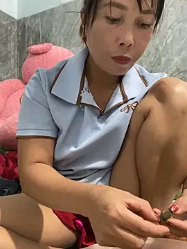 Snapshot of Linaannn chatting on October 16, 2025, 12:02 pm Linaannn online show from October 16, 2025, 12:02 pm