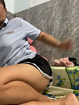 Snapshot of Linaannn chatting on October 27, 2025, 12:22 am Linaannn online show from October 27, 2025, 12:22 am