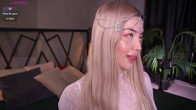 LindaThacker online show from April 3, 2026, 4:41 am