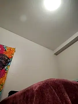 sissyhellokitty00 online show from December 17, 2024, 11:39 am