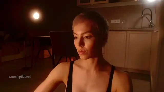 Snapshot of spiklencii chatting on October 17, 2025, 3:36 pm spiklencii online show from October 17, 2025, 3:36 pm