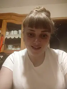 Snapshot of CoddessCrystal chatting on February 6, 2026, 6:42 am CoddessCrystal online show from February 6, 2026, 6:42 am