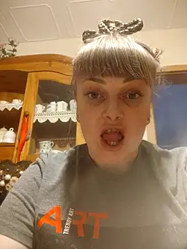 Snapshot of CoddessCrystal chatting on February 15, 2026, 6:47 am CoddessCrystal online show from February 15, 2026, 6:47 am