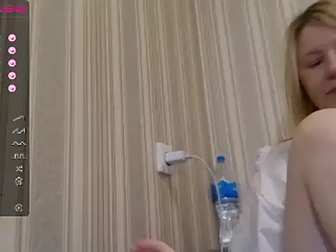 urbadkitty online show from January 10, 2025, 6:49 pm