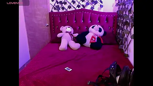 Melani cute02 online show from April 16, 2026, 8:53 pm