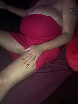 RoxiRedXXX online show from May 9, 2026, 5:27 pm