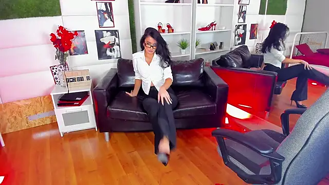 OmeliaDior online show from January 24, 2025, 4:17 pm