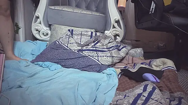 Snapshot of Diasporaaa chatting on December 31, 2024, 9:17 pm Diasporaaa online show from December 31, 2024, 9:17 pm