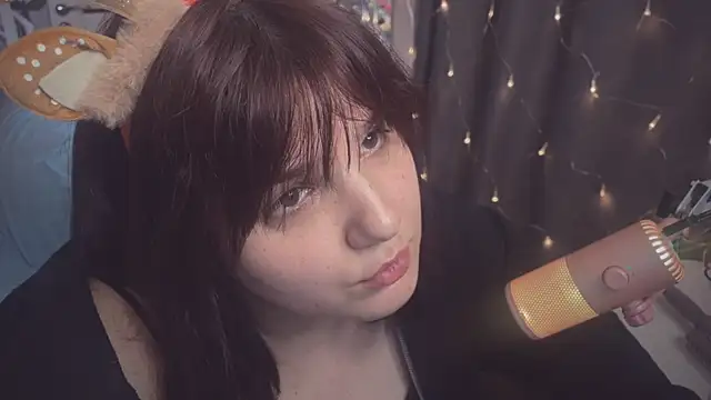 Snapshot of Diasporaaa chatting on December 8, 2024, 3:07 am Diasporaaa online show from December 8, 2024, 3:07 am