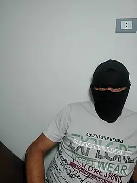 Snapshot of Nisreenn chatting on September 20, 2025, 10:59 pm Nisreenn online show from September 20, 2025, 10:59 pm