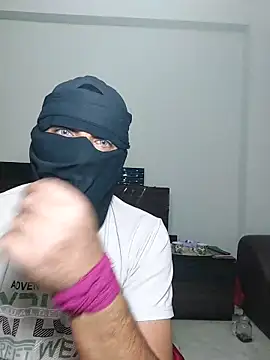 Snapshot of Nisreenn chatting on September 18, 2025, 9:29 pm Nisreenn online show from September 18, 2025, 9:29 pm