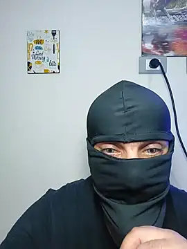 Snapshot of Nisreenn chatting on October 3, 2025, 9:16 pm Nisreenn online show from October 3, 2025, 9:16 pm