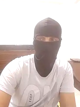 Snapshot of Nisreenn chatting on October 30, 2025, 1:37 am Nisreenn online show from October 30, 2025, 1:37 am