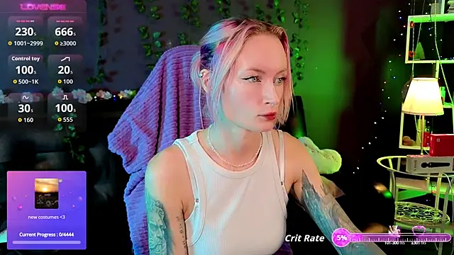 Snapshot of _HelenCarter chatting on October 5, 2025, 8:54 pm  HelenCarter online show from October 5, 2025, 8:54 pm