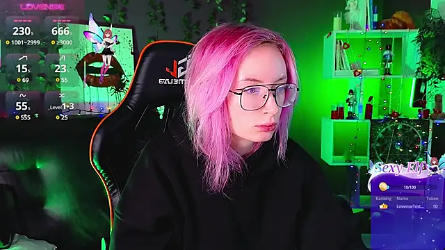 Snapshot of _HelenCarter chatting on March 3, 2025, 8:43 pm  HelenCarter online show from March 3, 2025, 8:43 pm