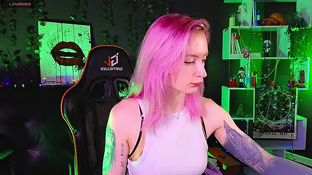 Snapshot of _HelenCarter chatting on March 7, 2025, 8:44 pm  HelenCarter online show from March 7, 2025, 8:44 pm