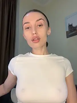 Polli Kiss online show from October 8, 2025, 5:57 pm