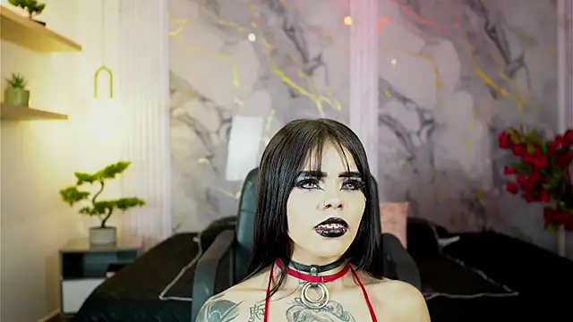 Sweet devill  online show from September 16, 2025, 4:46 am