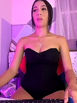 Snapshot of Lina10 chatting on October 30, 2025, 9:55 pm Lina10 online show from October 30, 2025, 9:55 pm