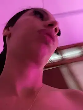 Lina10 online show from April 23, 2026, 9:05 pm