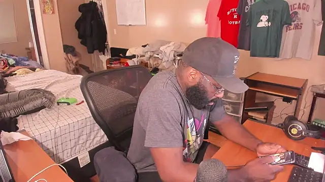 MrChuckDailyXXX online show from October 9, 2025, 10:54 pm