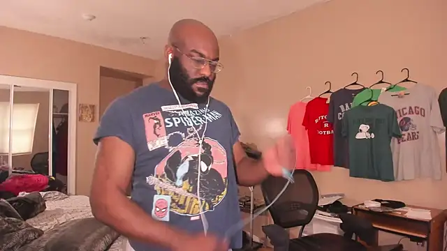 MrChuckDailyXXX online show from November 6, 2025, 1:37 pm