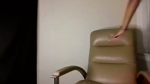 Snapshot of C0ffeecoolatte chatting on April 18, 2026, 2:25 am C0ffeecoolatte online show from April 18, 2026, 2:25 am