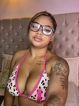 Snapshot of Eloisa_cleavage_ chatting on July 18, 2026, 10:13 am Eloisa cleavage online show from July 18, 2026, 10:13 am