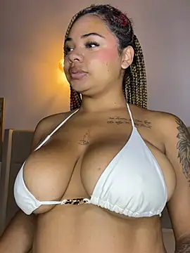 Snapshot of Eloisa_cleavage_ chatting on July 16, 2026, 10:12 am Eloisa cleavage online show from July 16, 2026, 10:12 am