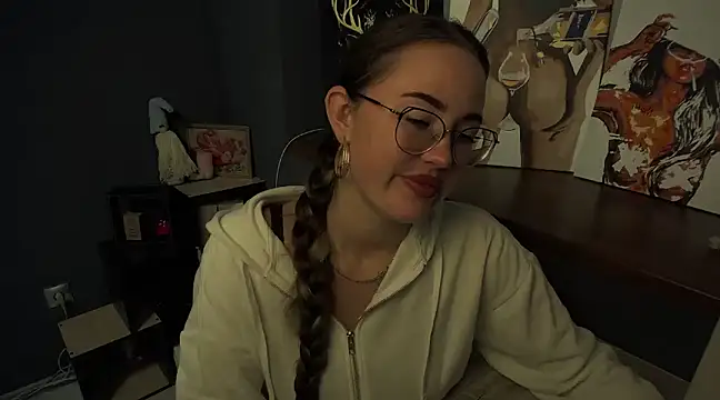 luxie milady online show from March 19, 2025, 4:45 pm