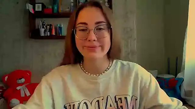 luxie milady online show from October 2, 2025, 9:56 am