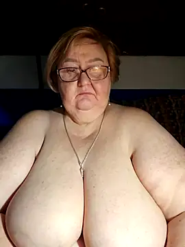 Snapshot of Awn290668 chatting on September 21, 2025, 6:35 pm Awn290668 online show from September 21, 2025, 6:35 pm