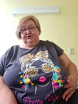 Snapshot of Awn290668 chatting on October 4, 2025, 11:01 am Awn290668 online show from October 4, 2025, 11:01 am