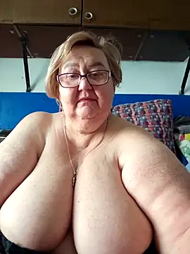 Snapshot of Awn290668 chatting on September 22, 2025, 6:41 am Awn290668 online show from September 22, 2025, 6:41 am