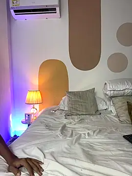 VictoriaRoss1 online show from September 23, 2025, 9:44 pm