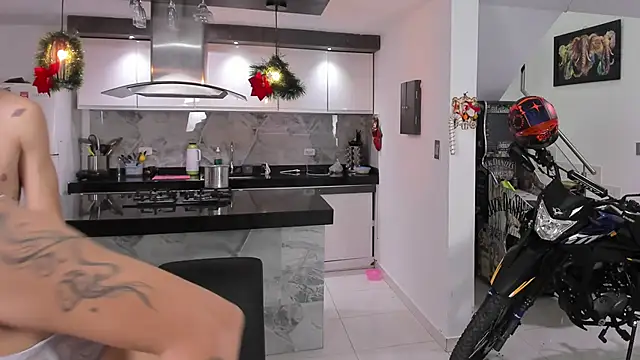 Snapshot of vicky_wendy_hot_sexx chatting on February 14, 2026, 5:29 am vicky wendy hot sexx online show from February 14, 2026, 5:29 am