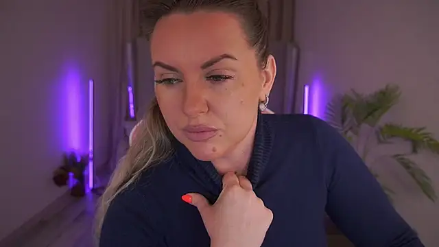 KiraCandyS online show from February 2, 2025, 9:13 pm