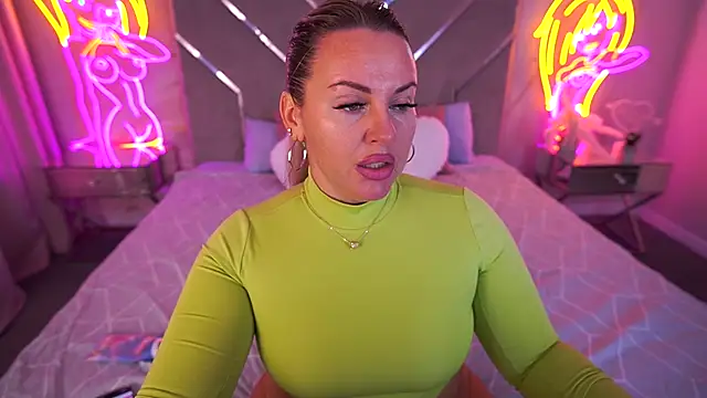 KiraCandyS online show from September 25, 2025, 8:48 pm