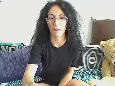 Emmatoo online show from April 3, 2026, 9:27 am