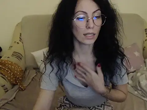 Snapshot of Emmatoo chatting on February 15, 2026, 9:58 pm Emmatoo online show from February 15, 2026, 9:58 pm