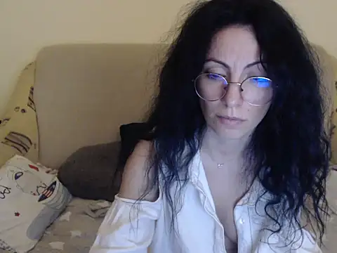 Snapshot of Emmatoo chatting on February 20, 2026, 7:49 pm Emmatoo online show from February 20, 2026, 7:49 pm