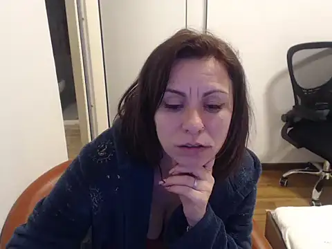 Emmatoo online show from March 21, 2026, 9:19 pm